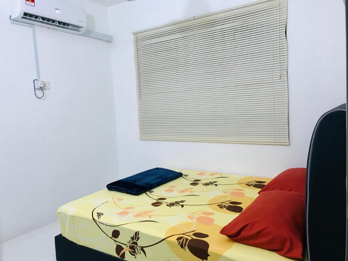 Chempaka Homestay Сери Искандар Екстериор снимка