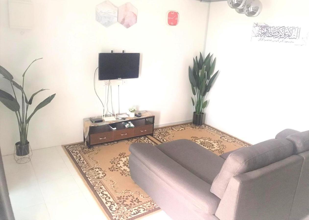 Chempaka Homestay Сери Искандар Екстериор снимка